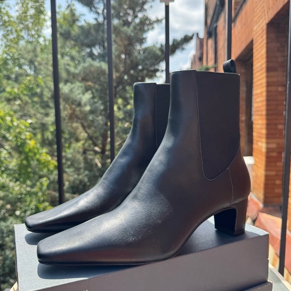 New Reformation Romina Ankle Boot Heeled Black Leather 9.5 - Picture 8 of 13